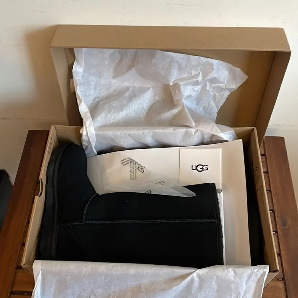 UGG Kids' Classic Tall II Boots Black USA Big Kid Size 4Y/UK 3/EU 36(MSRP$180)